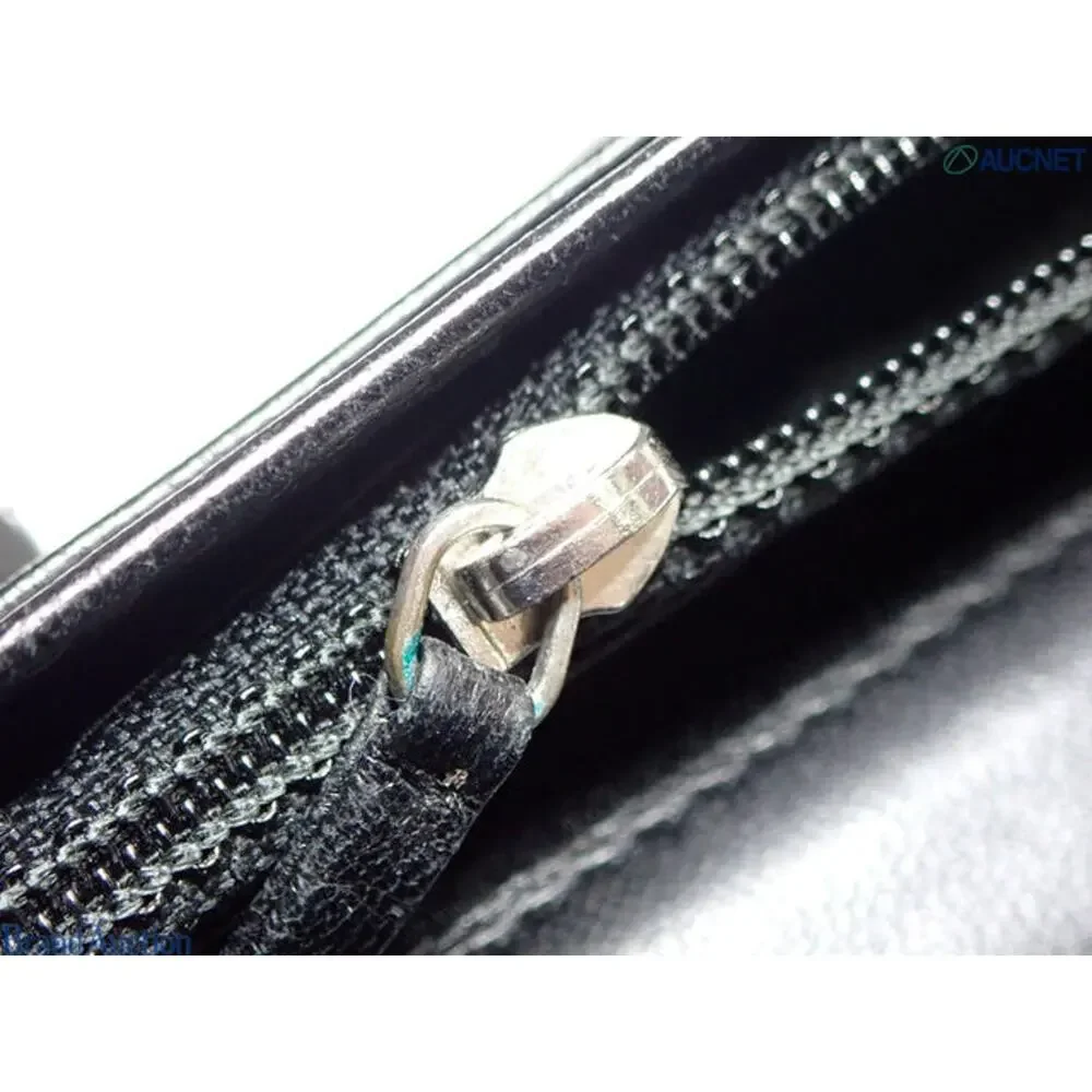 5909 - Chanel Matelasse Coco Button bi-fold wallet